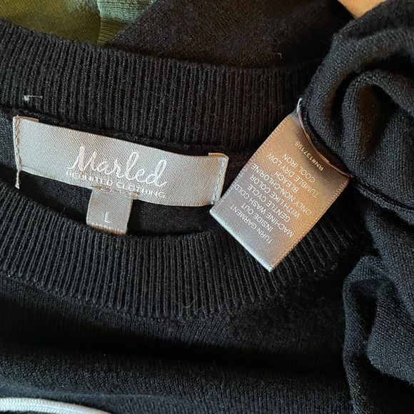 Marled Black Heart Sweater - Picture 3 of 3